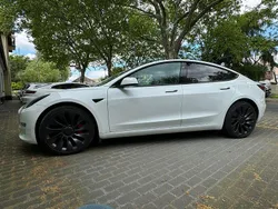 Weiß Gebraucht 2022 Tesla Model 3 Performance Limousine | 32.222 € (Fairer Preis)