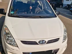 Weiß Gebraucht 2011 Hyundai i20 Edition Limousine | 1.999 € (Guter Preis)