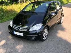 Schwarz Gebraucht 2010 Mercedes A180 Van / Kleinbus | 5.298 € (Fairer Preis)