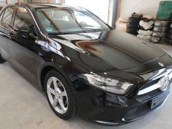 Schwarz Gebraucht 2022 Mercedes A180 Limousine | 15.999 € (Guter Preis)