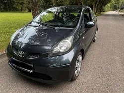 Grau Gebraucht 2007 Toyota Aygo Kleinwagen | 2.350 € (Fairer Preis)