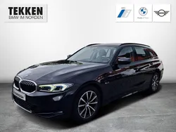 Schwarz Gebraucht 2022 BMW 320e Sport Line Kombi | 29.890 € (Teuer)