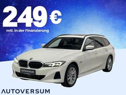 Weiß Gebraucht 2022 BMW 320e Shadowline Kombi | 31.985 € (Teuer)