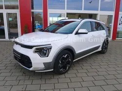 Snow white pearl (swp) Gebraucht 2024 Kia e-Niro 2 SUV | 34.800 € (Fairer Preis)