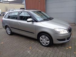 Beige Gebraucht 2014 Skoda Fabia Ambiente Kleinwagen | 6.800 € (Fairer Preis)