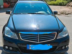 Blau Gebraucht 2013 Mercedes C180 Kombi | 3.900 €