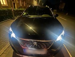 Schwarz Gebraucht 2017 Peugeot 5008 Van / Kleinbus | 17.900 €