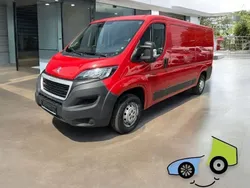 Rot Gebraucht 2019 Peugeot Boxer Van | 16.300 € (Superpreis)