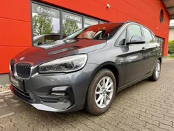 Grau Gebraucht 2021 BMW 216 Active Tourer Advantage Van / Kleinbus | 18.470 € (Fairer Preis)