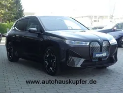 Saphirschwarz Gebraucht 2023 BMW iX Performance SUV | 75.900 € (Superpreis)