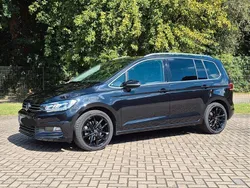 Schwarz Gebraucht 2019 VW Touran Highline Van / Kleinbus | 26.500 € (Fairer Preis)