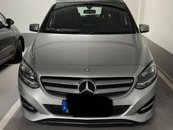 Silber Gebraucht 2016 Mercedes B180 Van / Kleinbus | 9.850 € (Superpreis)