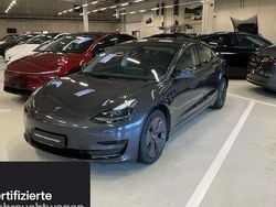 Silber Gebraucht 2021 Tesla Model 3 Standard Range Limousine | 24.500 € (Guter Preis)