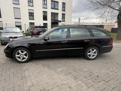 Schwarz Gebraucht 2008 Mercedes 220 Kombi | 3.750 €