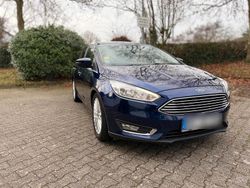 Blau Gebraucht 2016 Ford Focus Titanium Limousine | 11.500 € (Etwas zu teuer)