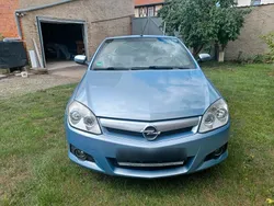 Blau Gebraucht 2006 Opel Tigra OPC Cabrio | 2.950 €