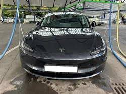 Grau Gebraucht 2023 Tesla Model 3 Standard Range Limousine | 29.900 € (Fairer Preis)