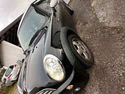 Schwarz Gebraucht 2005 Mini Cooper Kleinwagen | 900 €
