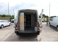 Weiss Gebraucht 2017 Renault Master Van | 17.374 € (Etwas zu teuer)