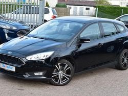 Schwarz Gebraucht 2016 Ford Focus Trend Limousine | 6.290 € (Fairer Preis)