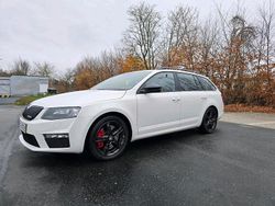 Weiß Gebraucht 2025 Skoda Octavia RS Kombi | 11.500 €