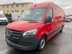 Rot Gebraucht 2019 Mercedes Sprinter Van | 18.499 €