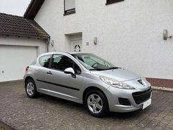 Silber Gebraucht 2010 Peugeot 207 Style Limousine | 3.490 € (Fairer Preis)