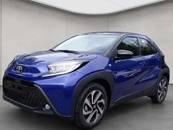 Juniper blue metallic/dach mys Neu 2025 Toyota Aygo X Play SUV | 20.750 €