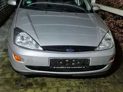 Gebraucht 2001 Ford Focus Futura Limousine | 1.000 € (Guter Preis)