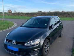 Grau Gebraucht 2016 VW Golf VII Allstar Limousine | 11.300 € (Etwas zu teuer)