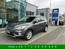 Grau Gebraucht 2017 Ford Kuga Titanium SUV | 13.499 € (Fairer Preis)