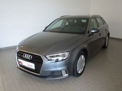 Grau metallic Gebraucht 2019 Audi A3 Sportback Sport Kleinwagen | 30.440 €