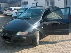 Schwarz Gebraucht 2004 Mitsubishi Space Star Van / Kleinbus | 1.500 €