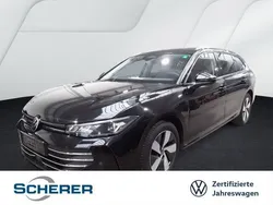 Grenadillschwarz metallic (metallic) Gebraucht 2024 VW Passat IQ Drive Kombi | 31.790 € (Guter Preis)
