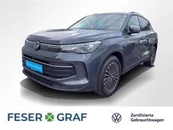 Delfingrau metallic Gebraucht 2024 VW Tiguan Life SUV | 35.440 € (Superpreis)