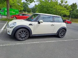Beige Gebraucht 2010 Mini Cooper Kleinwagen | 4.400 €