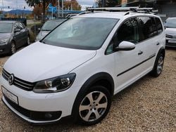 Weiß Gebraucht 2012 VW Touran Cross Van / Kleinbus | 5.450 € (Superpreis)