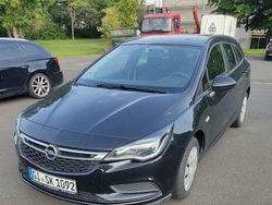 Schwarz Gebraucht 2018 Opel Astra Business Kombi | 5.300 € (Superpreis)