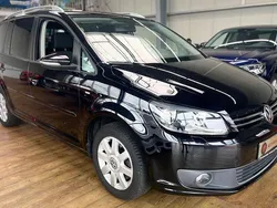 Schwarz Gebraucht 2014 VW Touran Cup Van / Kleinbus | 10.800 € (Fairer Preis)
