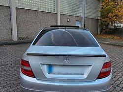 Silber Gebraucht 2008 Mercedes C220 Limousine | 5.700 € (Fairer Preis)