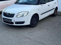 Weiß Gebraucht 2009 Skoda Fabia Classic Kleinwagen | 890 € (Superpreis)