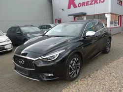Infiniti Q30