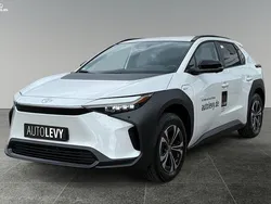Weiß Gebraucht 2025 Toyota bZ4X SUV | 48.580 €
