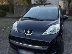 Schwarz Gebraucht 2011 Peugeot 107 Kleinwagen | 4.499 € (Etwas zu teuer)