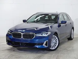 Phytonicblau brillant Gebraucht 2023 BMW 530e Luxury Line Kombi | 40.480 € (Fairer Preis)