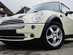 Weiß Gebraucht 2005 Mini ONE Pepper Kleinwagen | 6.790 €
