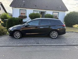 Schwarz Gebraucht 2018 Hyundai i30 Trend Kombi | 13.200 € (Guter Preis)