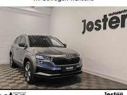 Graphitegrau metallic Gebraucht 2024 Skoda Karoq Selection SUV | 28.990 € (Guter Preis)