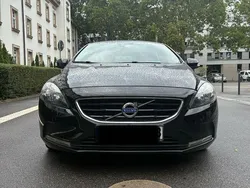 Schwarz Gebraucht 2015 Volvo V40 Kinetic Kombi | 11.000 € (Fairer Preis)