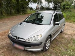 Silber Gebraucht 2004 Peugeot 206 Filou Kombi | 1.200 €